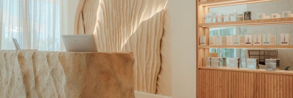 Mueble de recepción en fibra de vidrio imitación piedra